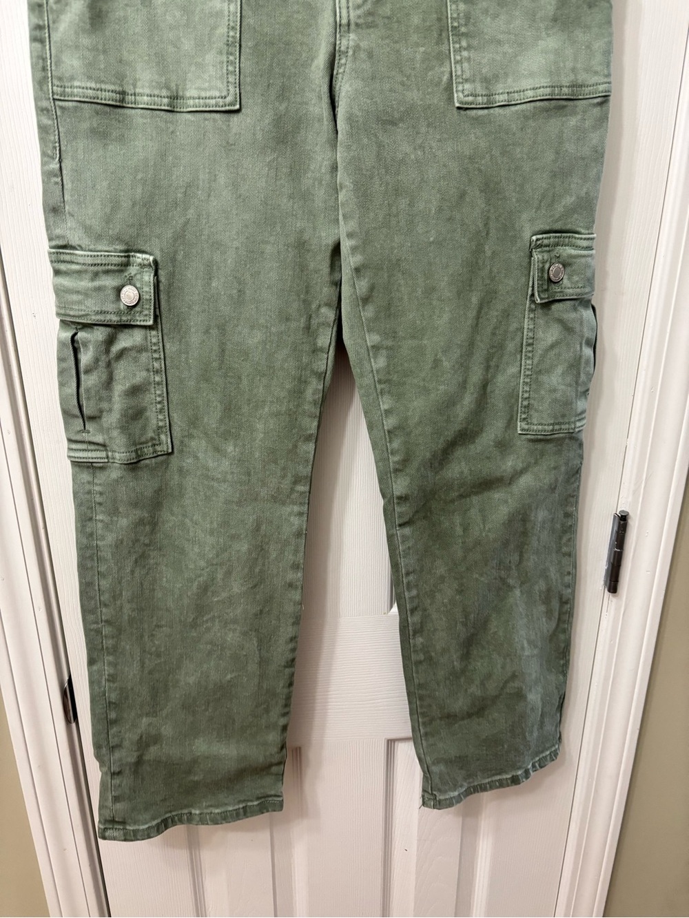 Vervet Olive Green Cargo Pants Size 28 High Rise Utility Straight Leg - Picture 4 of 8